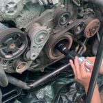 How to Turn Crankshaft With Breaker Bar
