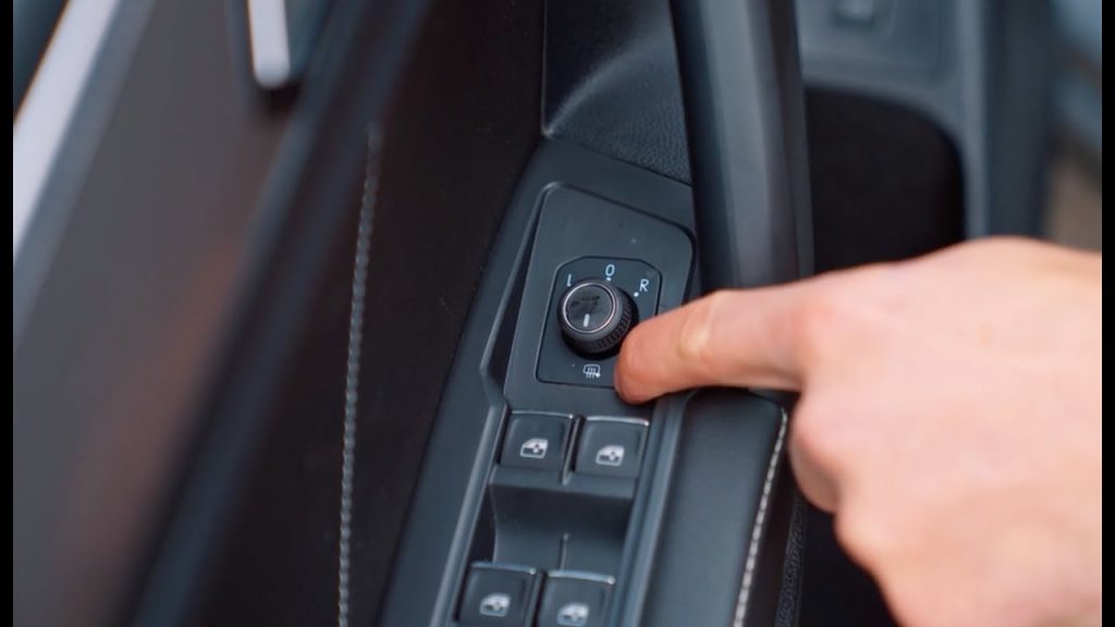 How to Defrost Car Side Mirrors